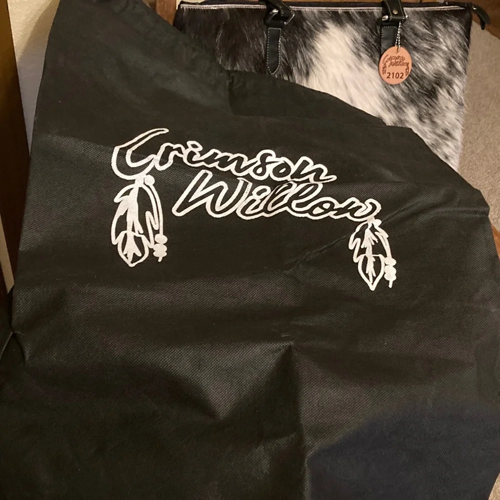 Crimson Willow Getaway Tote w/Dust Bag Like New!